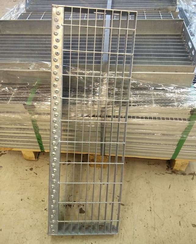 Ritiläaskelmat Kuumasinkitty Sileä 34x76 25x3 800X230mm