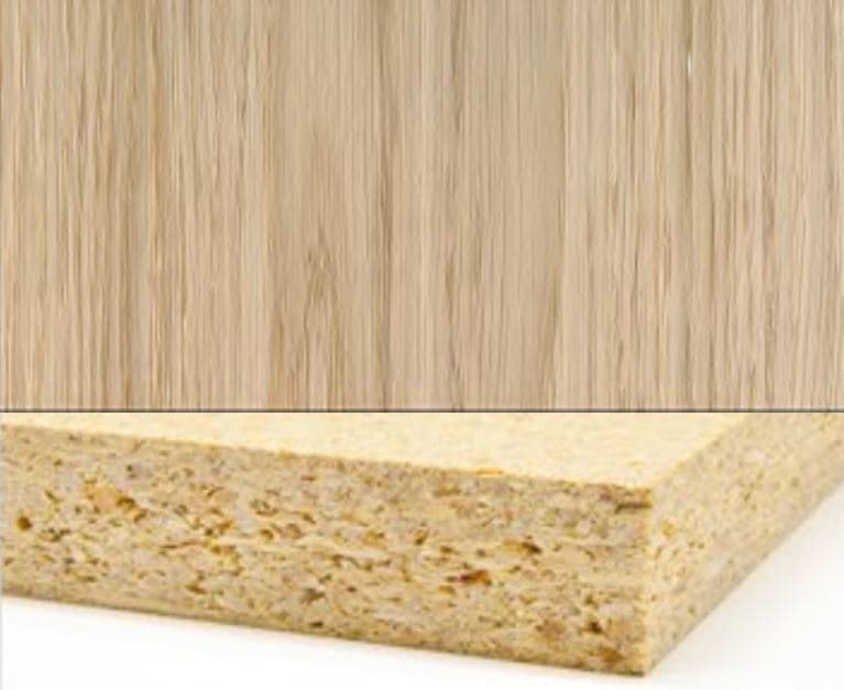 Puu ja kipsilevyt Lastulevy P2 tammi viilutettu molemmin puolin 18x3045x1290mm