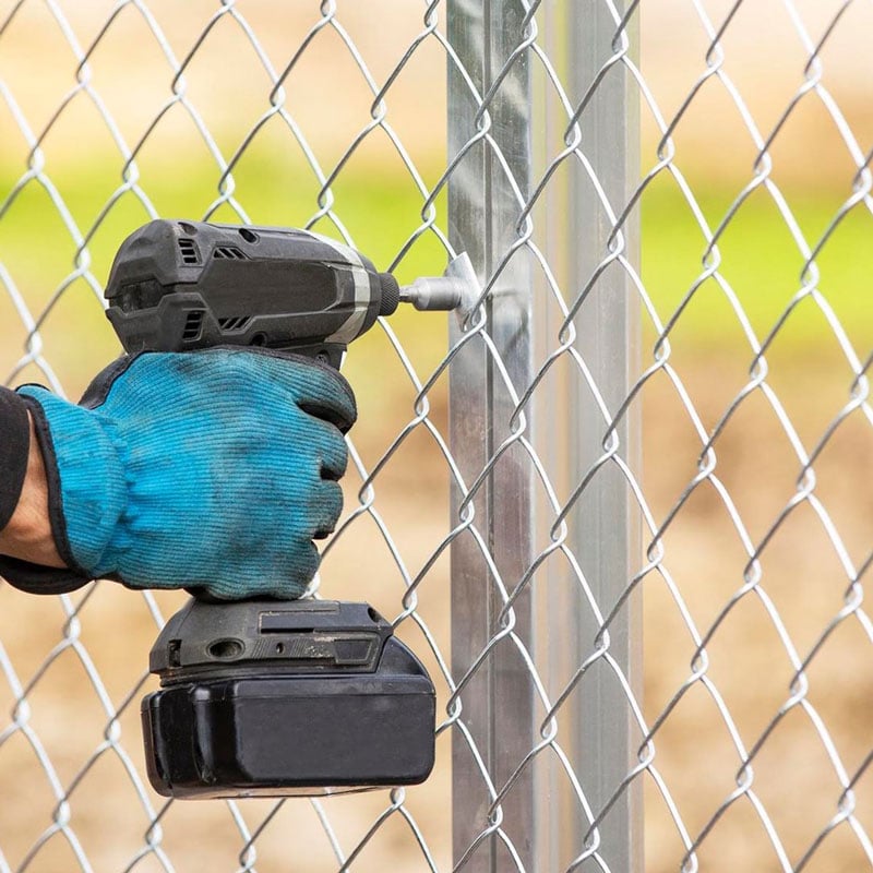 Panssariaidan tolpat ja tarvikkeet